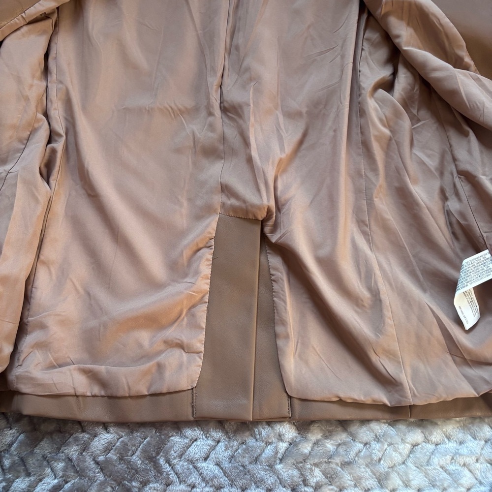 NWT Forever 21 faux Leather Blazer taupe size medium - Picture 8 of 10